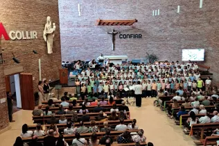 Cantata Desplaçades de l'alumnat de 3r i 4t de primària de Jesuïtes Lleida Col·legi Claver