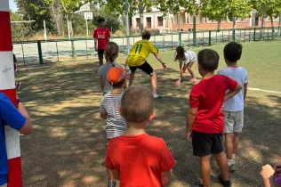 Alumnes d'infantil i primària de Jesuïtes Lleida participant de les activitats durant el període de vacances de l'Estiu Claver
