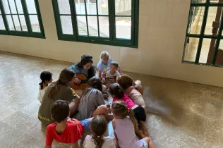 Alumnes d'infantil i primària de Jesuïtes Lleida participant de les activitats durant el període de vacances de l'Estiu Claver