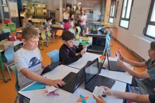 Alumnes de la NEI en la Mostra CREA