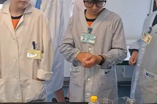 Alumnes de la NEI en la Mostra CREA