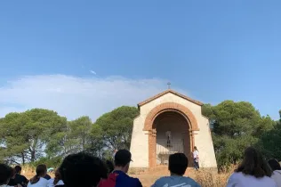 Estudiants d'escoles de la Fundación Educativa Zona Este participant de l'experiència ecològic de les activitats d'estiu d'Educsi a Jesuïtes Lleida