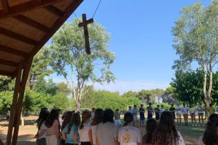 Estudiants d'escoles de la Fundación Educativa Zona Este participant de l'experiència ecològic de les activitats d'estiu d'Educsi a Jesuïtes Lleida