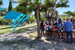 Alumnes i famílies de 1r i 2n de la PIN de Jesuïtes Lleida a la jornada Celebrem els Llibres