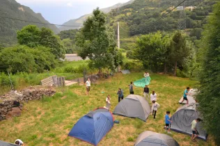 Alumnes de 4t de primària durant les activitats a les colònies de Senet de l'Estiu Claver