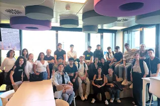 Administració i Finances visita una empresa puntera de l'Hospitalet