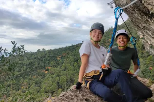 Sortida del grup CIM (Claver i Muntanya) d'alumnes de Batxillerat i 4t ESO-TQE de Jesuïtes Lleida Col·legi Claver, a la Via Ferrata Saltant de l'Aigua. 