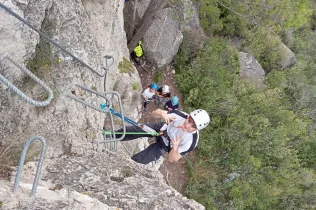 Sortida del grup CIM (Claver i Muntanya) d'alumnes de Batxillerat i 4t ESO-TQE de Jesuïtes Lleida Col·legi Claver, a la Via Ferrata Saltant de l'Aigua. 