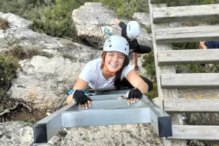 Sortida del grup CIM (Claver i Muntanya) d'alumnes de Batxillerat i 4t ESO-TQE de Jesuïtes Lleida Col·legi Claver, a la Via Ferrata Saltant de l'Aigua. 