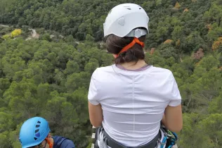 Sortida del grup CIM (Claver i Muntanya) d'alumnes de Batxillerat i 4t ESO-TQE de Jesuïtes Lleida Col·legi Claver, a la Via Ferrata Saltant de l'Aigua. 