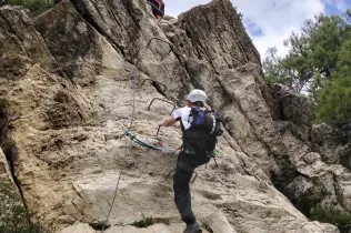 Sortida del grup CIM (Claver i Muntanya) d'alumnes de Batxillerat i 4t ESO-TQE de Jesuïtes Lleida Col·legi Claver, a la Via Ferrata Saltant de l'Aigua. 