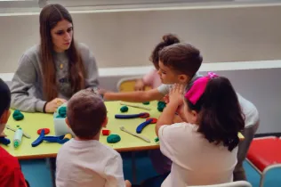 Interacció CFGS Educació Infantil amb infants MOPI