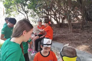 Alumnat de Guia en el Medi Natural i Temps de Lleure de Jesuïtes Bellvitge dinamitza a l'alumnat de 4t Primària