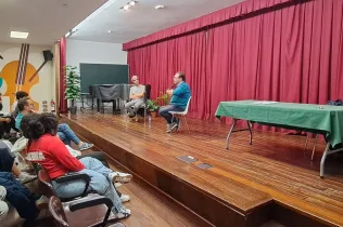 Xerrada sobre el poder de la paraula i la consciència crítica a 2n de Batxillerat