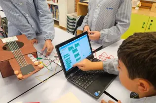 Creativitat i tecnologia en mans de l’alumnat de Jesuïtes Bellvitge.