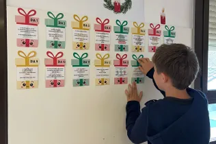 Calendari d'Advent del bon tracte treballat a 5è i 6è de Primària-NEI