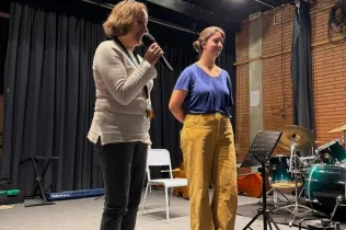 L'alumnat de Jesuïtes Bellvitge gaudeix d'una activitat musical en motiu de Santa Cecília.