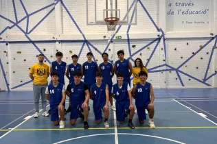 L’equip de Batxillerat i FP per a la Copa Colegial.