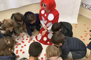 taller-yayoi-kusama infantil sant ignasi