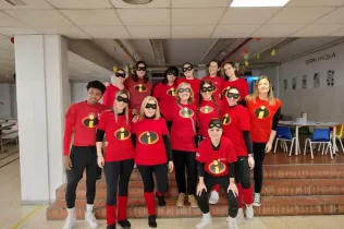 Alumnes de Jesuïtes Bellvitge celebrant el Carnestoltes amb les seves disfresses.