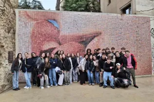L’alumnat de 1r de Batxillerat i 4t d’ESO de Jesuïtes Bellvitge rep els estudiants de l’Institut Saint Jean-Baptiste de Wavre (Bèlgica) en un intercanvi d’escola i convivència familiar.