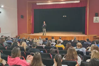 Francesc Torralba en la seva xerrada al Col·legi Claver