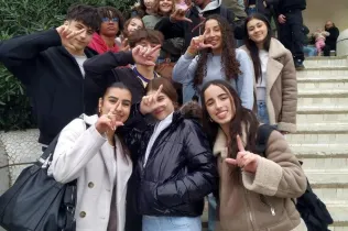 L’alumnat de 1r de Batxillerat i 4t d’ESO de Jesuïtes Bellvitge rep els estudiants de l’Institut Saint Jean-Baptiste de Wavre (Bèlgica) en un intercanvi d’escola i convivència familiar.