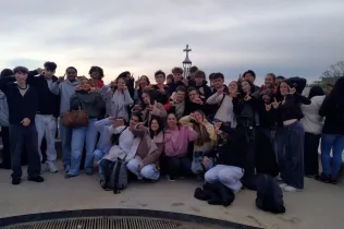L’alumnat de 1r de Batxillerat i 4t d’ESO de Jesuïtes Bellvitge rep els estudiants de l’Institut Saint Jean-Baptiste de Wavre (Bèlgica) en un intercanvi d’escola i convivència familiar.