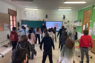 Sessió amb l'alumnat de 4t de la PIN per entendre com la respiració està relacionada amb les emocions.
