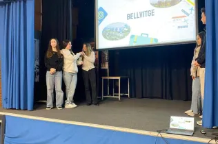 L’alumnat de 1r de Batxillerat i 4t d’ESO de Jesuïtes Bellvitge rep els estudiants de l’Institut Saint Jean-Baptiste de Wavre (Bèlgica) en un intercanvi d’escola i convivència familiar.