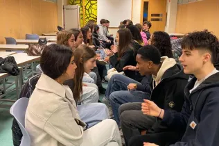 L’alumnat de 1r de Batxillerat i 4t d’ESO de Jesuïtes Bellvitge rep els estudiants de l’Institut Saint Jean-Baptiste de Wavre (Bèlgica) en un intercanvi d’escola i convivència familiar.