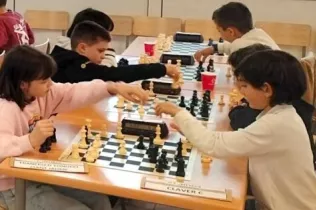 Jornada al Col·legi Claver de la lliga escolar d'escacs ADEJO