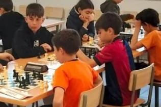 Jornada al Col·legi Claver de la lliga escolar d'escacs ADEJO