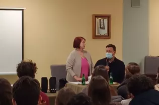 Alumnes de 1r BAT de Jesuïtes Educació participant a l'Experiència Pastoral de Sentit d'Auschwitz