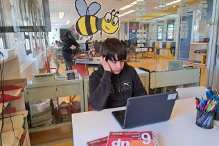 Pau Mambrona participant a la Champions Day del Spelling Bee Show 2026