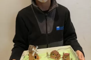 jesarria nei bcn ciutat o asteroide 4