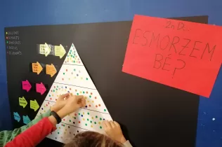 7c5686dc 2352 494f a849 d3dadbc67509