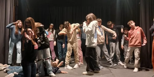Alumnat de 1r d'ESO de Jesuïtes Bellvitge a la matèria optativa de Teatre amb Mar Ulldemolins