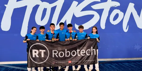 L'equip Robotech del que és fundador i membre l'alumne de Jesuïtes Lleida Marc Perera 