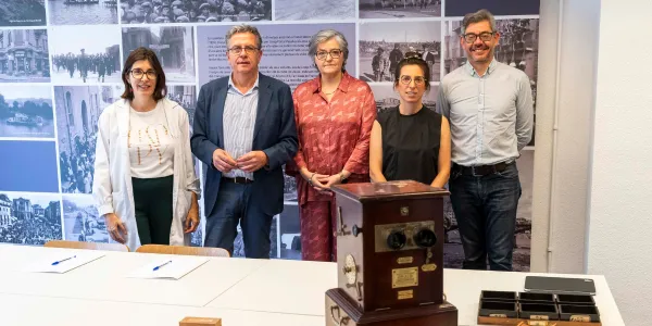 Acte oficial de donació a l'IEI del fons de Manuel Herrera i Ges per part del Col·legi Claver