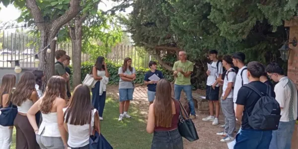 Alumnes de 2n BAT de Jesuïtes Lleida Col·legi Claver en les jornades d'acollida d'inici de curs a la Finca Divina Pastora de Balaguer.