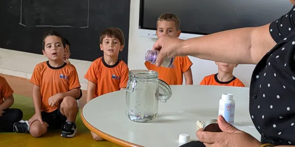 Taller de l'Ajuntament als infants de Jesuïtes Bellvitge