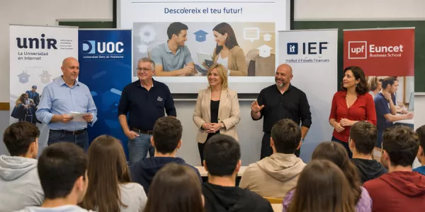 L’alumnat d’Administració i Finances durant una sessió d’orientació acadèmica i professional al centre.
