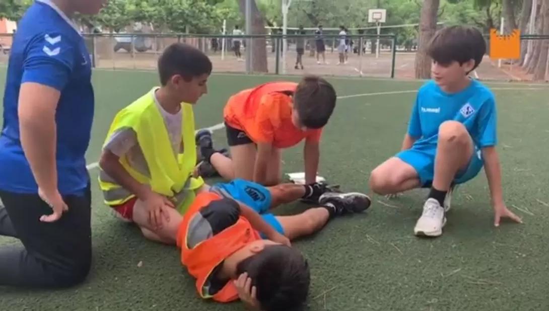 Alumnes de 5è de primària durant la filmació del vídeo per la campanya de donació de sang. 